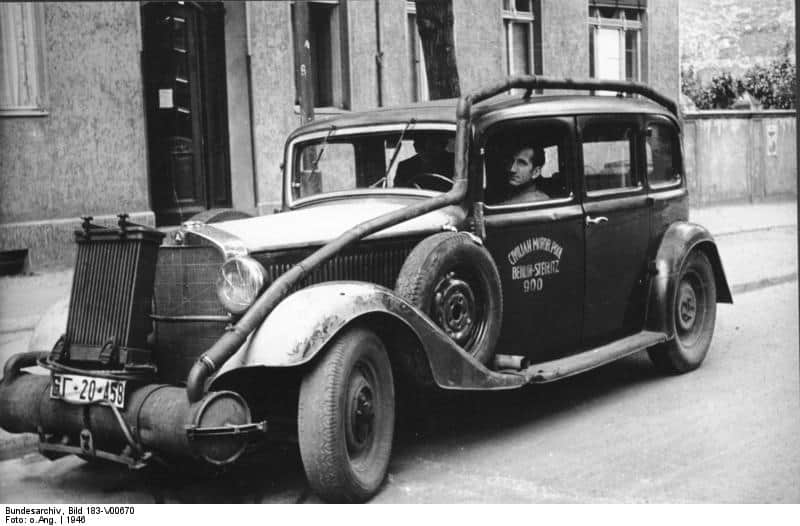 Berlin, Pkw mit Holzgasantrieb